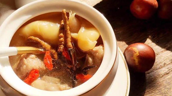 <a href=http://www.hazone.cn/ target=_blank class=infotextkey>冬蟲夏草</a>燉啥最滋補